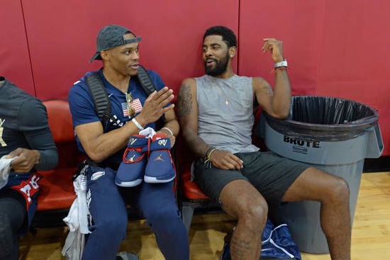 英超-攻击线哑火达洛特破门 曼联1-1西汉姆近5轮仅1胜（英超：达洛特破门仍难救主，曼联1-1西汉姆，近5轮仅一胜）