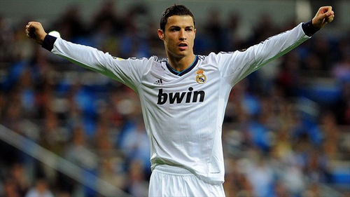 不在伤病名单！申京将在明日对阵快船的比赛中迎来复出（申京伤愈归来，明日对阵快船复出）