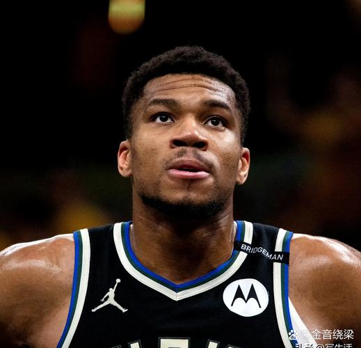 前阿森纳妖锋有望加盟中国联赛，无需转会费，两家西亚劲旅来抢人（前阿森纳前锋或以自由身加盟中国联赛，西亚两大劲旅加入争夺）