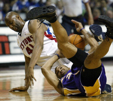 后防压力巨大！加布里埃尔缺阵1-2个月，枪手8周至少打14场比赛（防线告急：加布里埃尔伤停1-2月，阿森纳8周至少要踢14场硬仗）