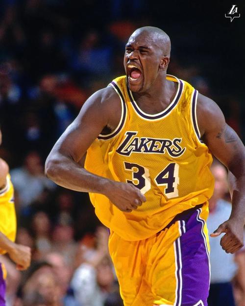 国足友谊赛战胜日本展现新阵容（国足友谊赛击败日本，崭新阵容亮相）