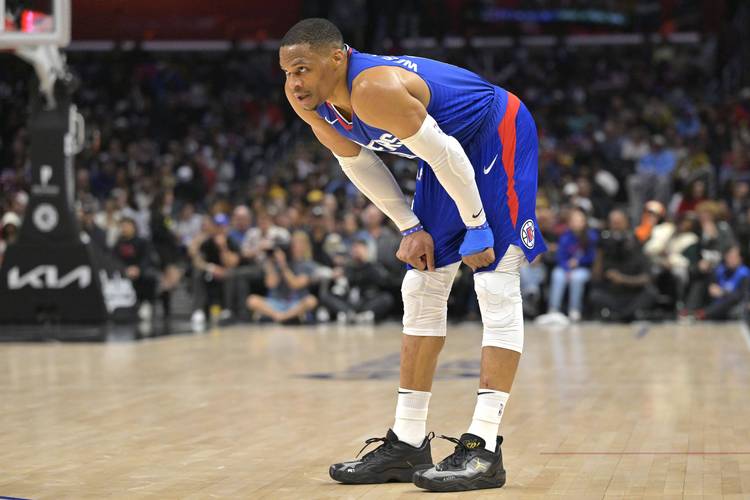 球队攻防数据创新高，赛季最佳表现（球队攻防双线飙升，赛季最佳状态）