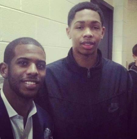 记者：米兰将与莱万经纪人会面讨论转会，伊布支持这一交易（米兰计划与莱万经纪人洽谈转会，伊布力挺此交易）