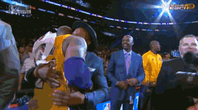 阿斯：巴萨冬窗是否买人，取决于阿劳霍的恢复情况（阿斯报：阿劳霍恢复情况将决定巴萨是否在冬窗引援）