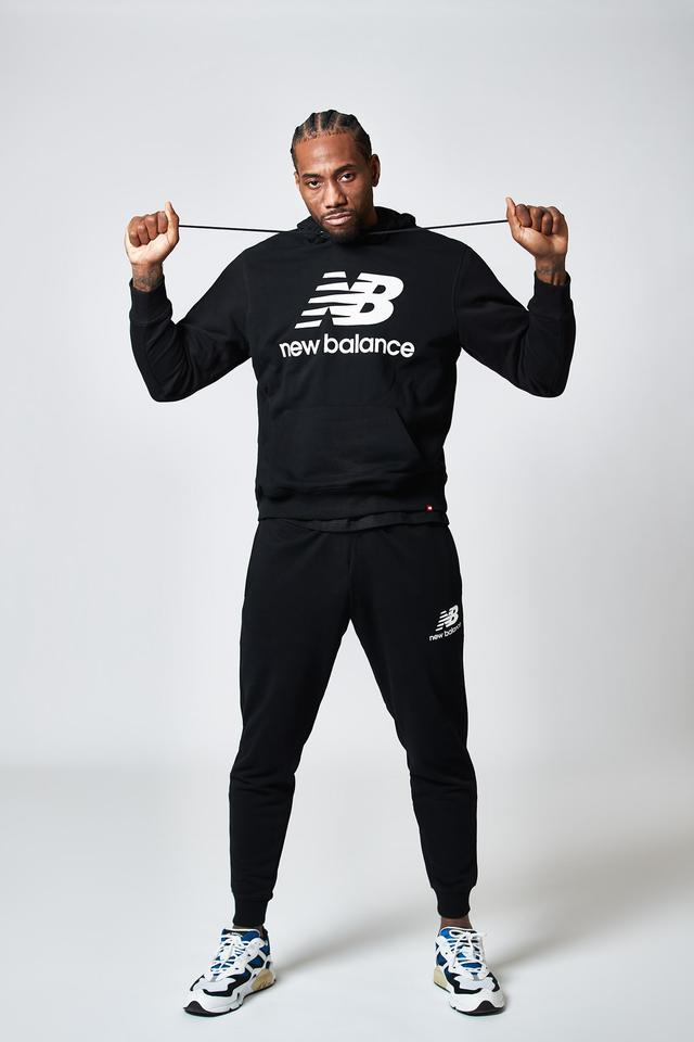 澳超半场：德斯波托夫斯基破门，十人珀斯光荣暂1-0西悉尼（澳超半场战报：十人珀斯光荣1-0领先西悉尼，德斯波托夫斯基建功）