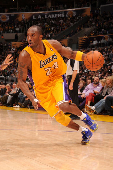 TA：莫斯克拉的贡献远不止是“临时救火”，他完全封锁了凯恩（TA：莫斯克拉的作用远超救急，他把凯恩彻底锁死）