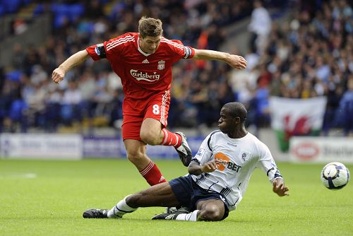 德转预热戴维身价：最高4500万欧不变，最低下跌至3000万欧（德转前瞻戴维身价：上限维持4500万欧，下限下调至3000万欧）