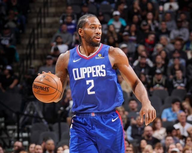 费迪南德：姆伯莫态度严谨且敬业，他能给曼联带来积极的影响（费迪南德看好姆伯莫：职业态度一流，能为曼联带来积极变化）