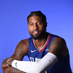 火力不够！斯玛特一人8记三分，其余湖人球员一共8记（火力不济！斯玛特轰进8记三分，湖人其余球员合计仅8记）