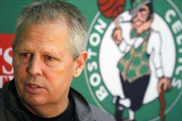 场均25分！冠军前锋！一个首轮就带走？（25分场均的夺冠前锋，一个首轮就能换来吗？）