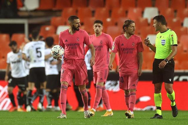 拉米罗：球队集体层面有进步，夺冠为艰难的一年画上圆满句号（拉米罗：团队整体提升，夺冠为艰难赛季画上完美句点）