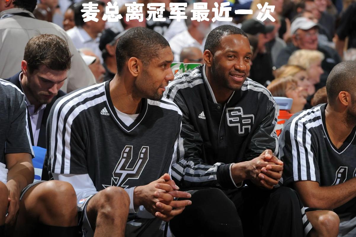 breaking-news-section